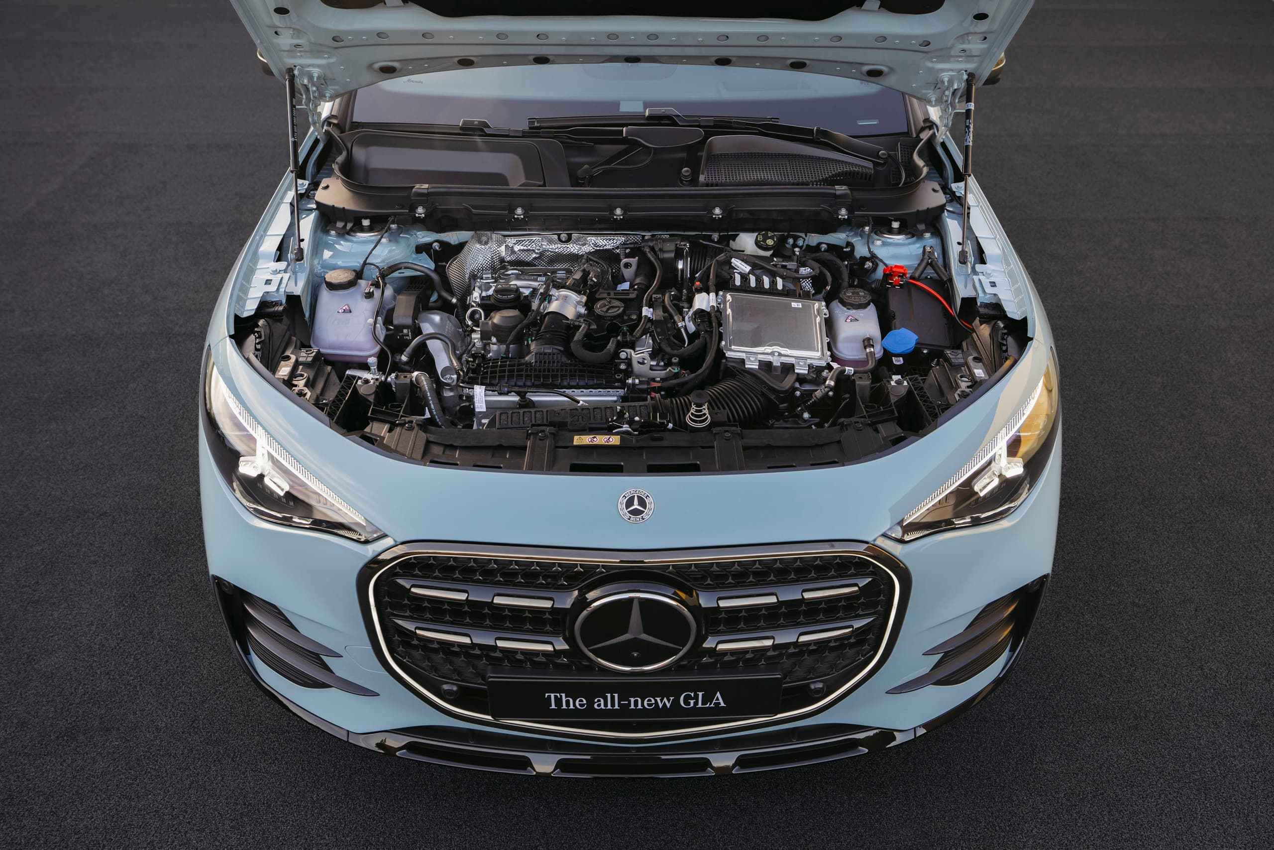 2028 Mercedes-Benz GLA-Class Hibrit'in Dış Görselleri
