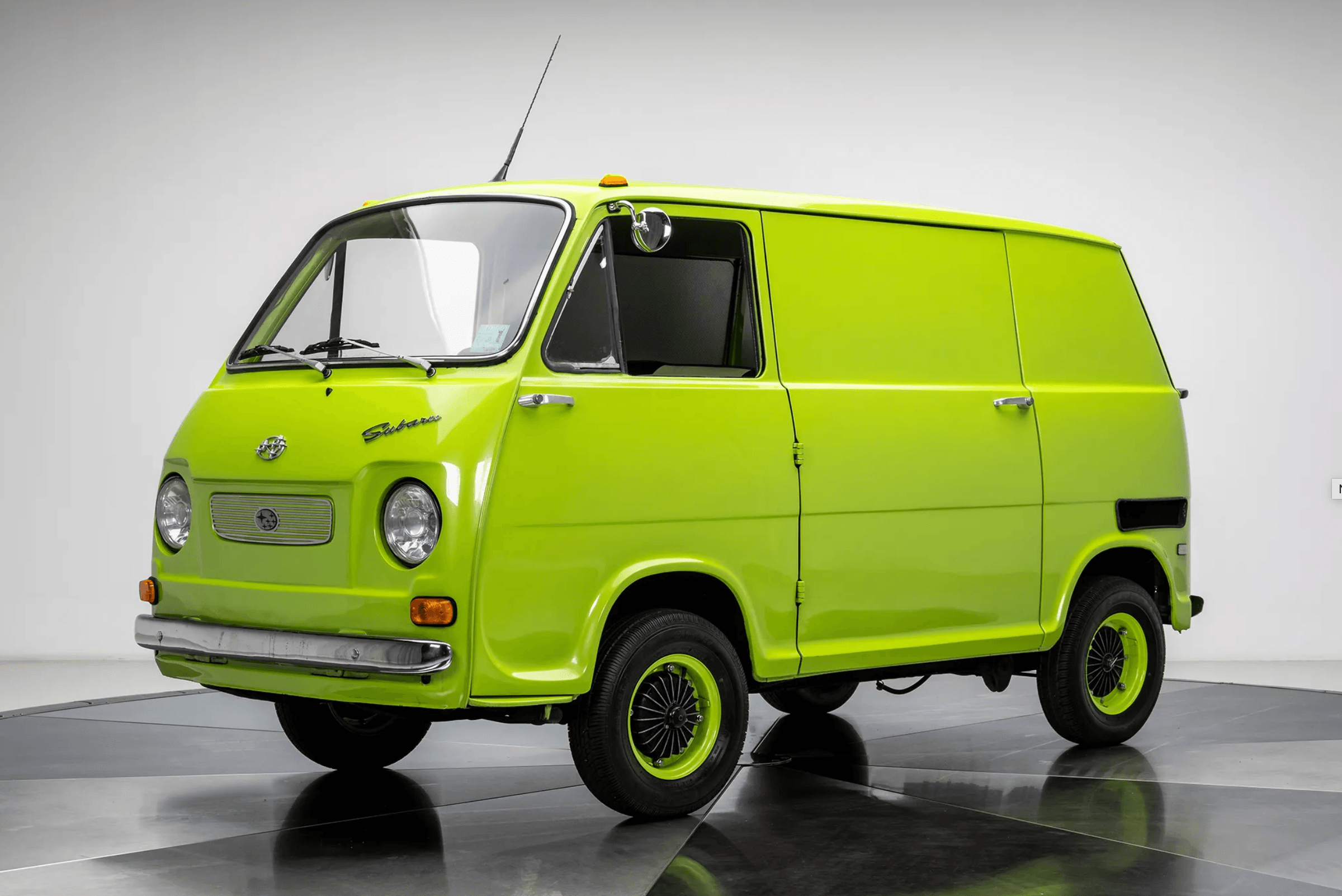 Bring a Trailer'da Satışta 1969 Subaru Sambar 360 Van