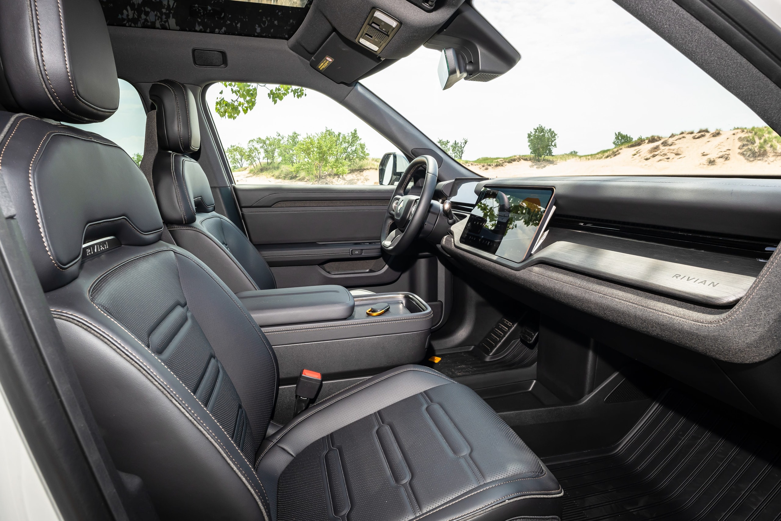 2026 Rivian R2 İç Mekan Fotoğrafları