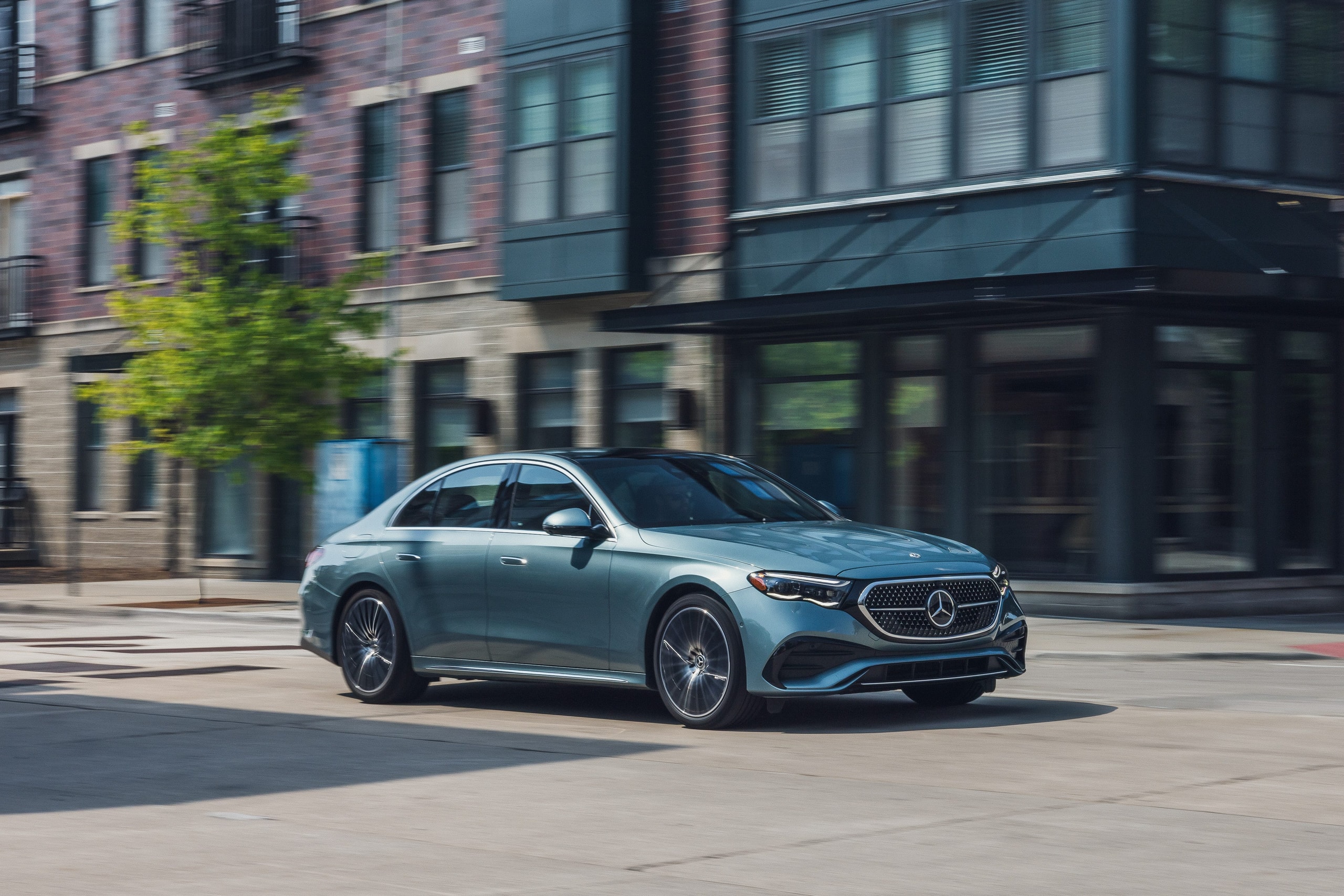 Uzun Dönemli 2026 Mercedes-Benz E450'imiz Lüksün Ne Hissettirdiğinin Günlük Bir Hatırlatıcısı