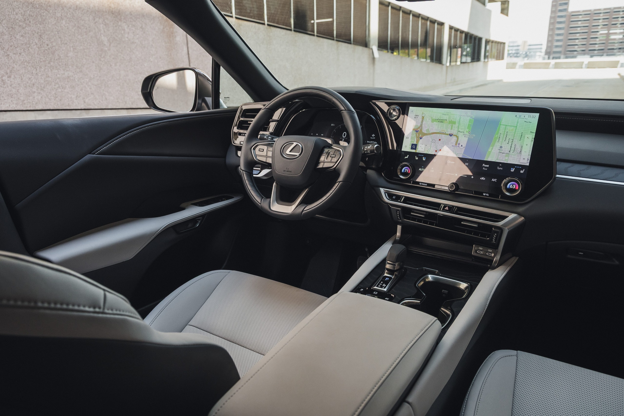 2026 Lexus RX350h F Sport İç Mekan Fotoğrafları