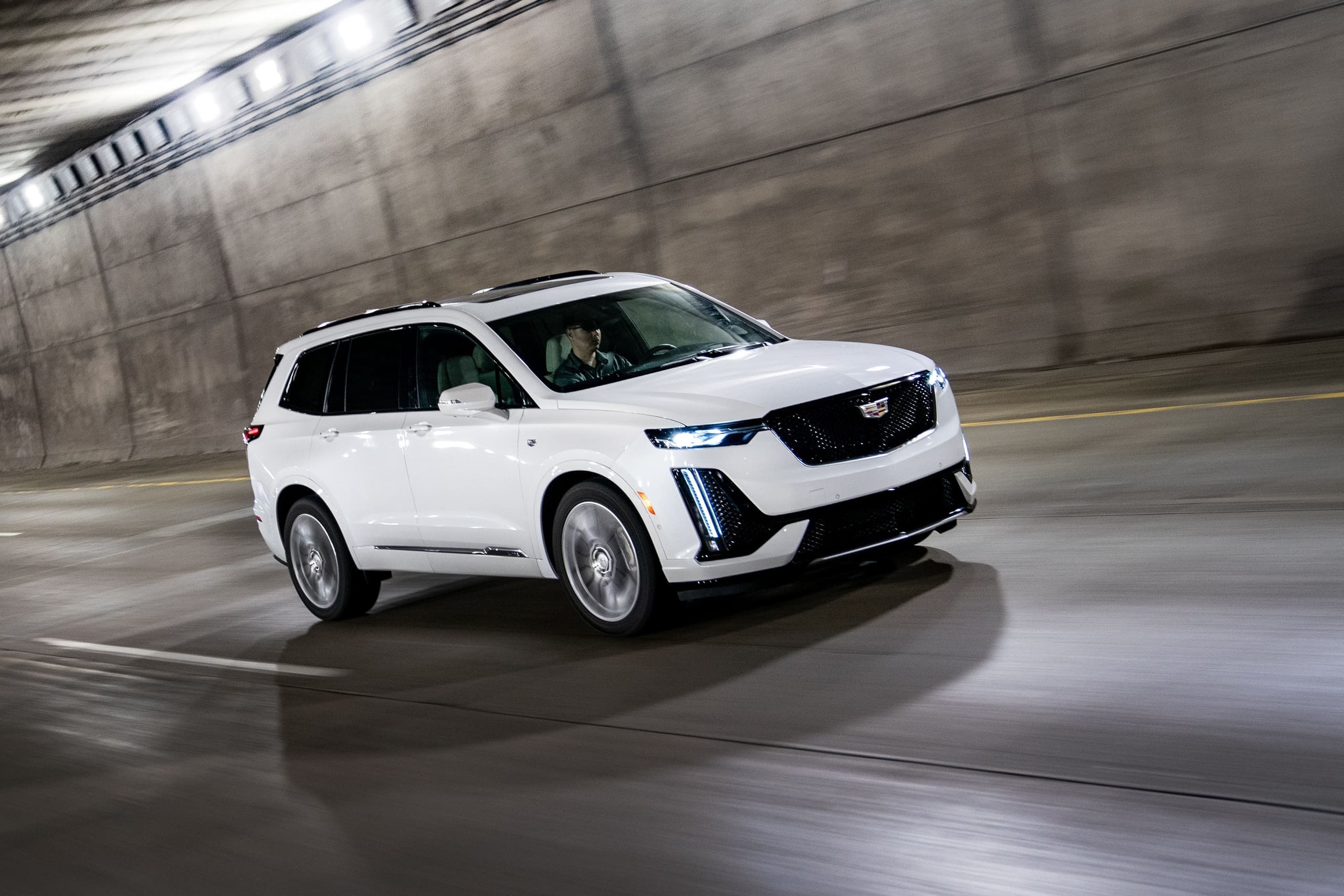 Doğrulandı! Cadillac XT6 SUV Benzinli Motorla Geri Dönüyor