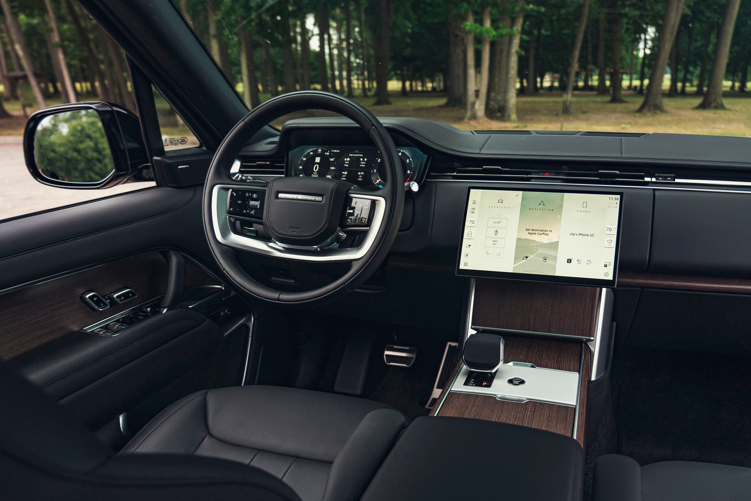 2026 Land Rover Range Rover'ın İç Mekan Fotoğraflarına Göz Atın