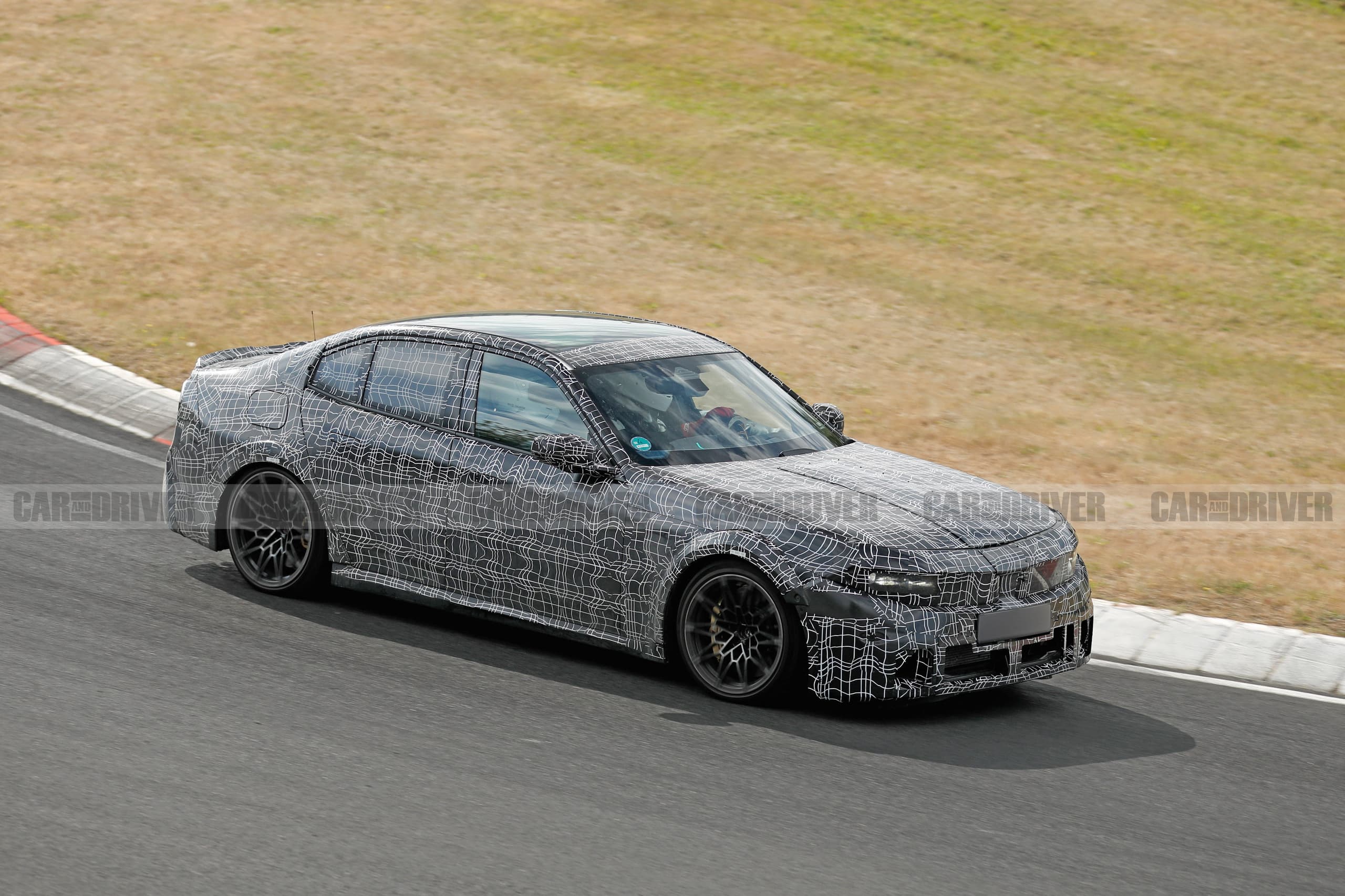 Yeni Nesil BMW M3, Altı Silindirli Motorla Test Edilirken Görüntülendi