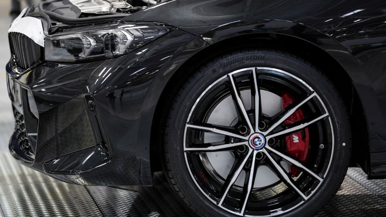 BMW'de yangın alarmı: Binlerce hibrit araç geri çağrılıyor