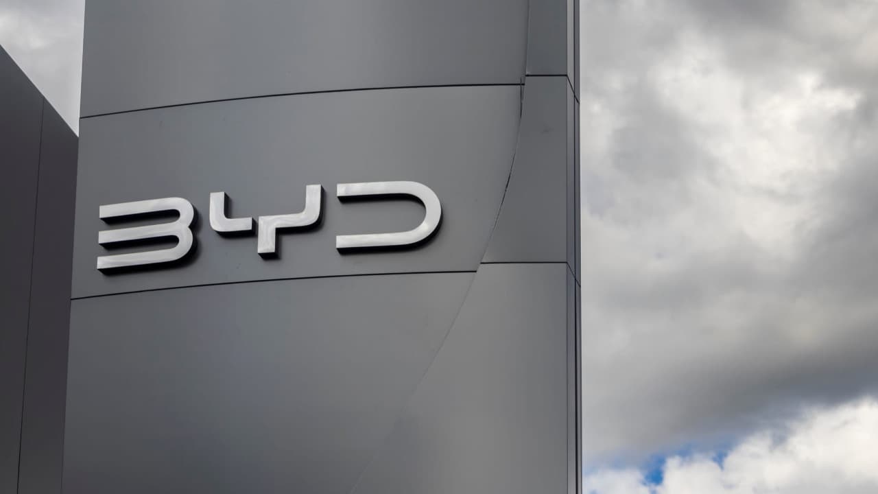 BYD bu kez Porsche'a rakip oluyor: 1583 beygirlik elektrikli süper model tanıtıldı