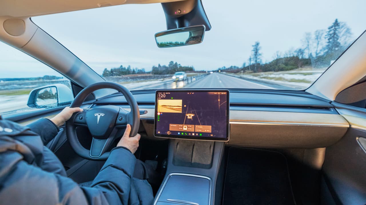 Elon Musk'tan çip açıklaması: Micron, Tesla'ya kritik bellek çipi tedarik etti