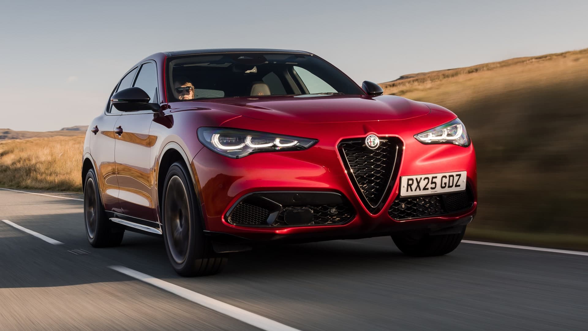 Alfa Romeo Stelvio İncelemesi - Fotoğraflar