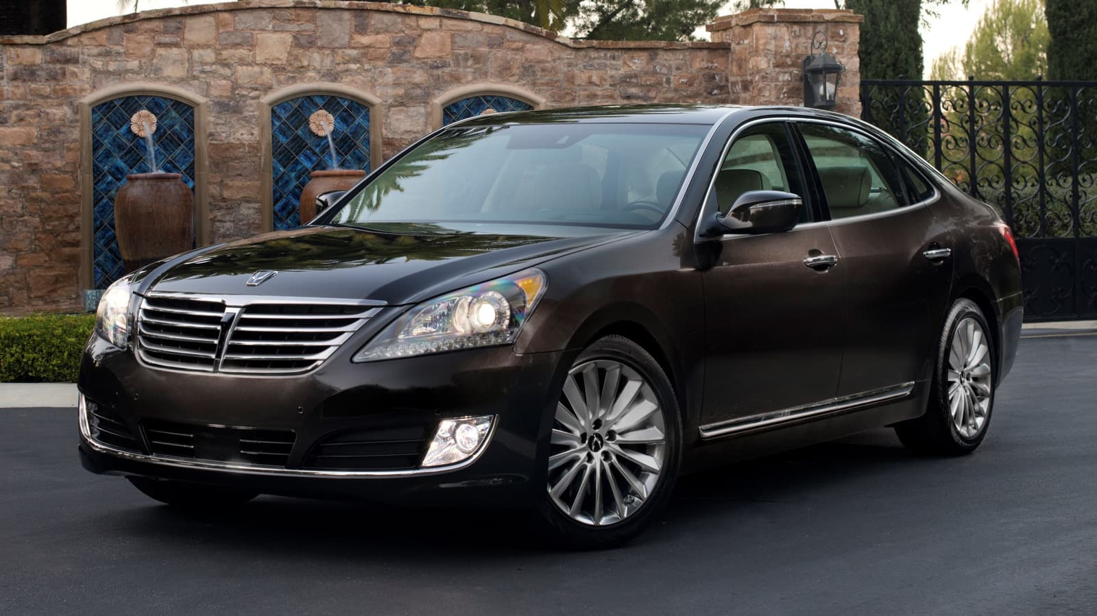 Kullanılmış Bir Hyundai Genesis veya Equus (V8’li) Satın Almadan Önce Bilinmesi Gereken 5 Şey
