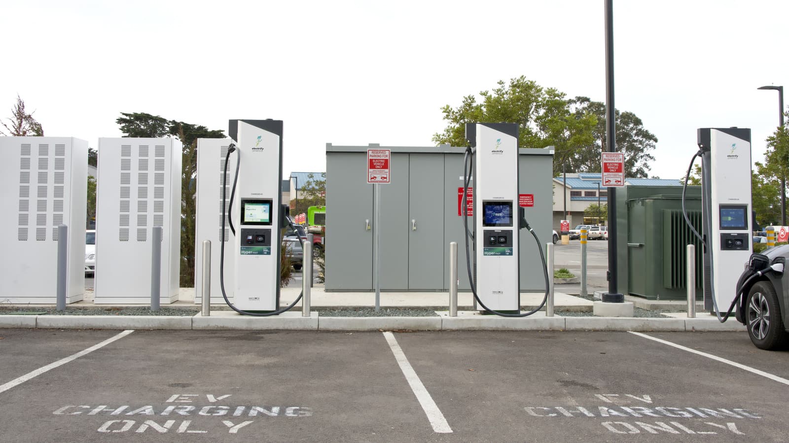 Kaliforniyalılar Elektrikli Araçlardan Hibritlere Yöneliyor
