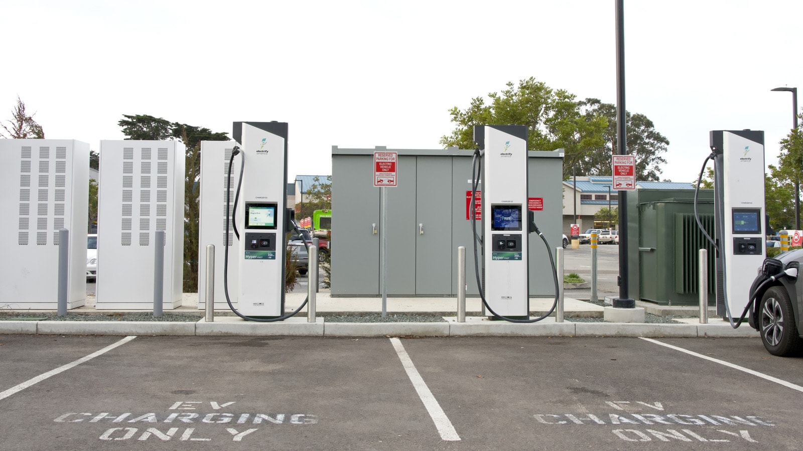 Kaliforniyalılar Elektrikli Araçlardan Hibritlere Yöneliyor