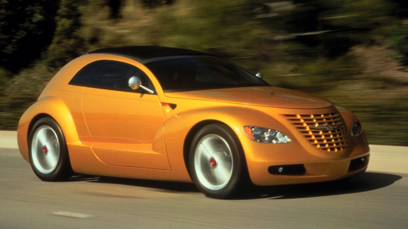 Chrysler Satıcılara 30.000 Doların Altında Bir Kompakt Araç Gösterdi ve 90'ların Harika Plymouth Konseptlerinden Pronto İsmini Canlandırdı