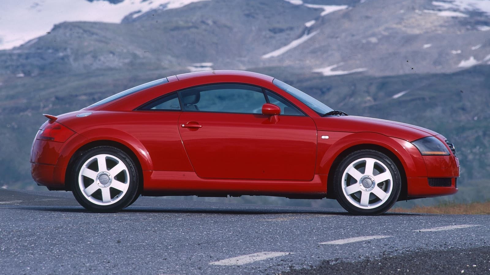 Audi TT Rozetinin Aslında Ne Anlama Geldiği (Ve Hayır, Çift Turbo Değil)