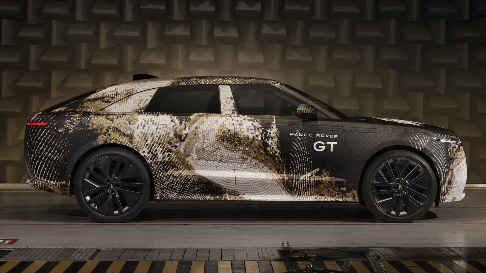 'Road Rover' Gerçek: Yeni Range Rover GT, Kötü İsimlendirilmiş Elektrikli Bir Crossover-Coupe-Sedan-Karışımı