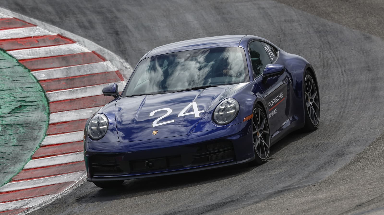 Porsche'nin Laguna Seca'daki Pist Deneyimi Okulu Harcamaya Fazlasıyla Değer