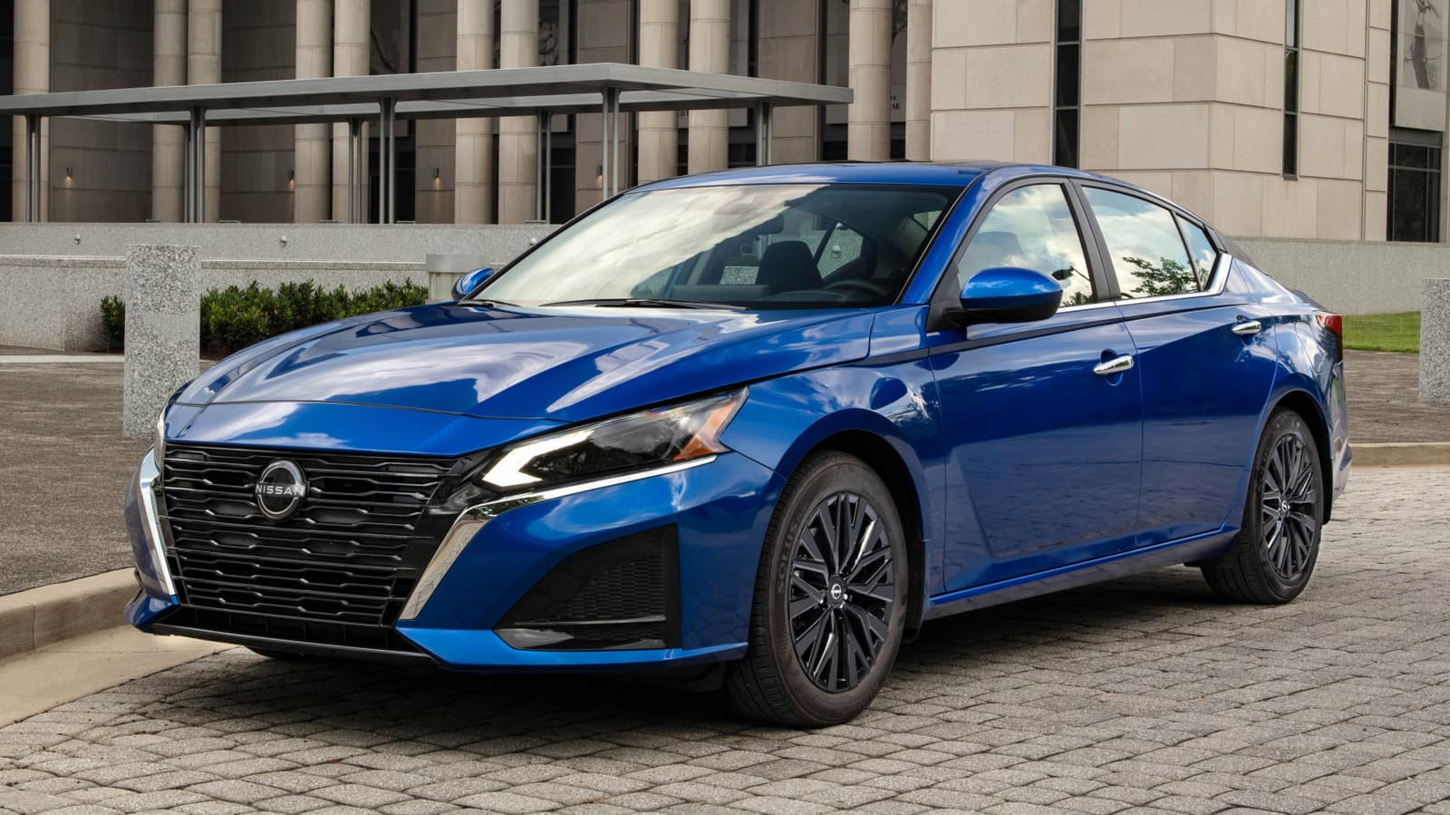 Nissan Altima Nihayet Öldü, Rahat Bir Nefes Alabilirsiniz