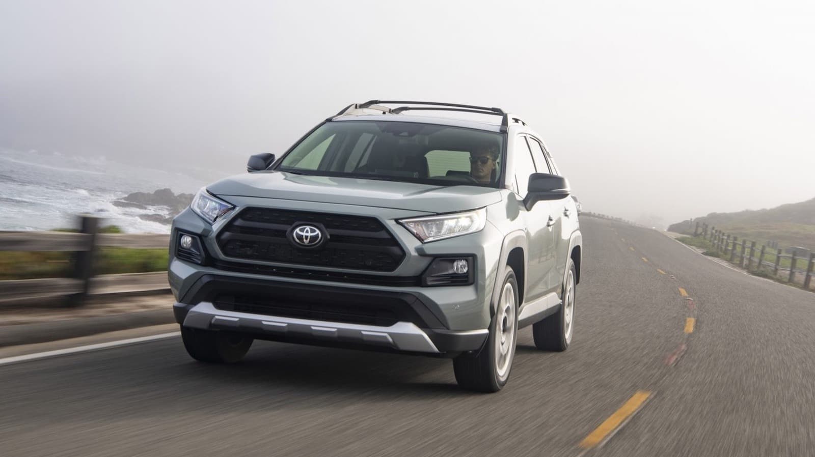 Toyota'nın Japonya'daki 'Fabrika Yükseltme' Programı, Eski Aracınıza Yeni Özellikler Eklemek İçin Ödeme Yapmanızı Sağlıyor